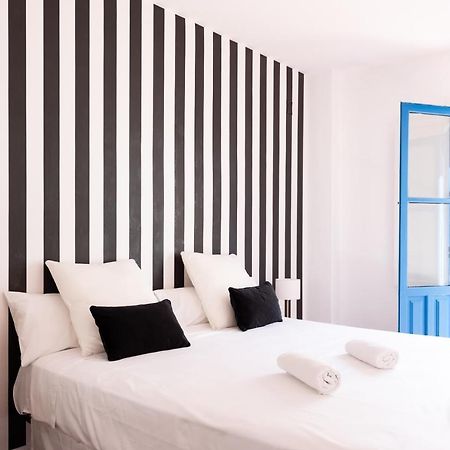 Tourist House Santa Cruz Apartment Sevilla Bagian luar foto
