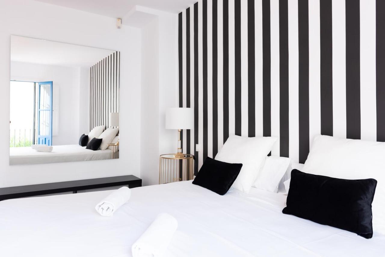 Tourist House Santa Cruz Apartment Sevilla Bagian luar foto