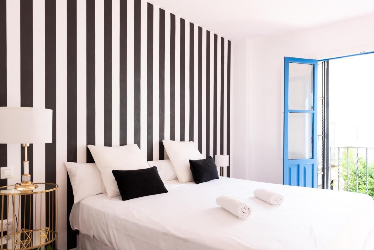 Tourist House Santa Cruz Apartment Sevilla Bagian luar foto