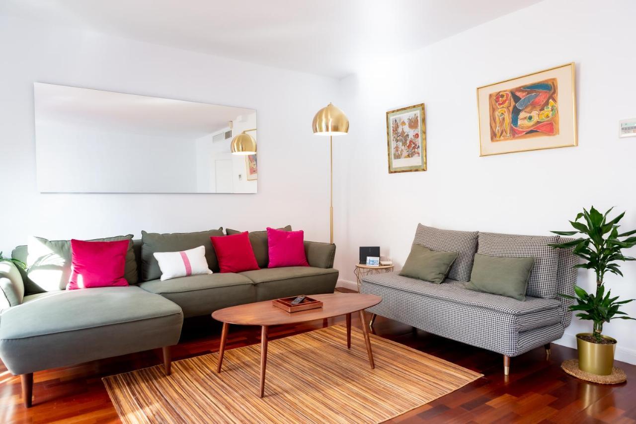 Tourist House Santa Cruz Apartment Sevilla Bagian luar foto