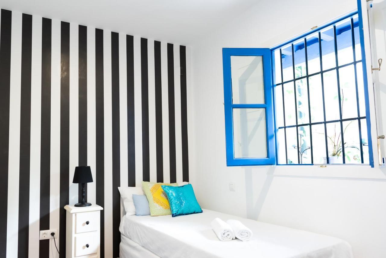 Tourist House Santa Cruz Apartment Sevilla Bagian luar foto