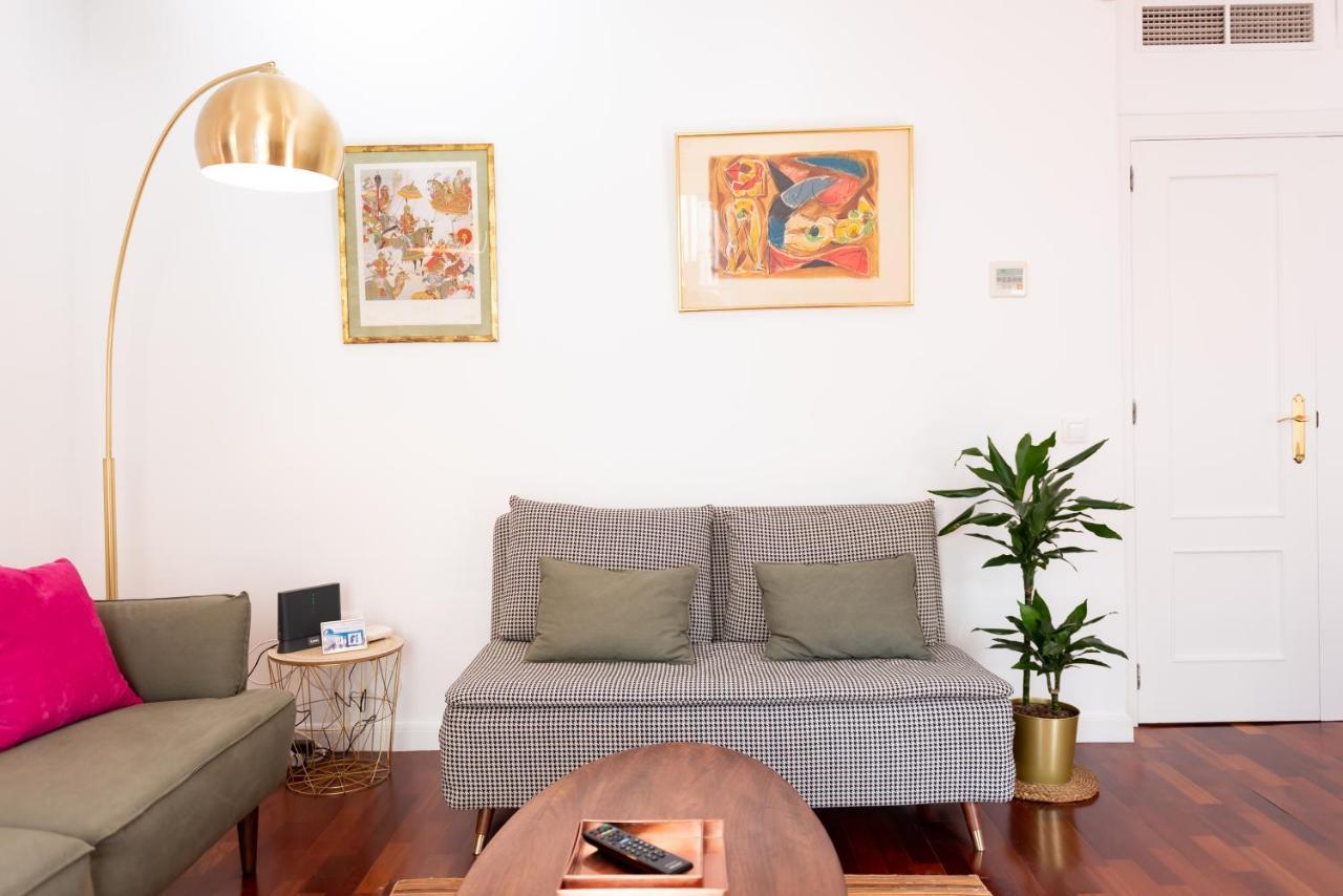 Tourist House Santa Cruz Apartment Sevilla Bagian luar foto