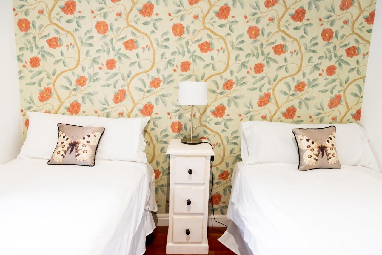 Tourist House Santa Cruz Apartment Sevilla Bagian luar foto
